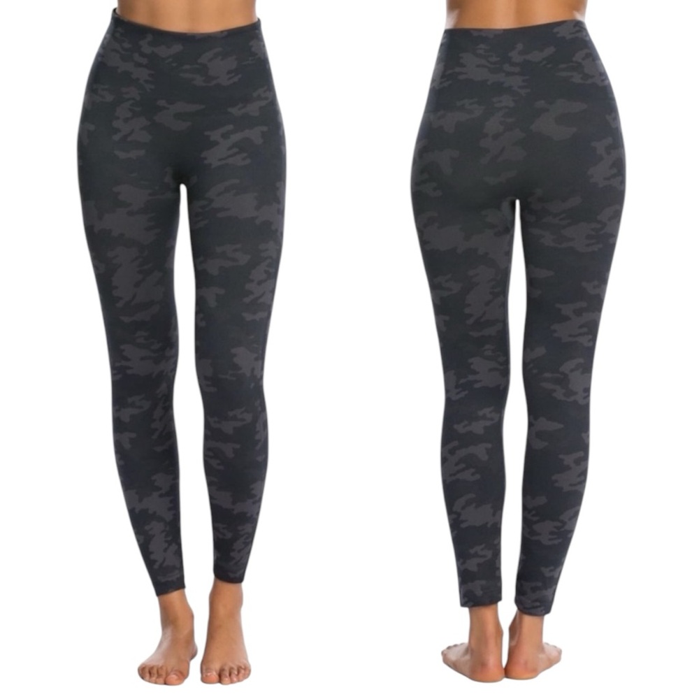Spanx Leggings Women’s Size Small Look At Me Now Seamless Black Camo FL315